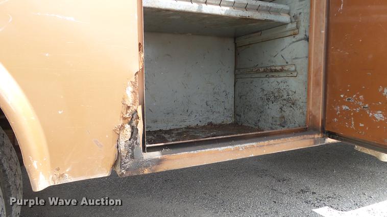 image for item DD7320 2003 Ford F550 Super Duty XL service truck