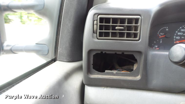 image for item DD7320 2003 Ford F550 Super Duty XL service truck