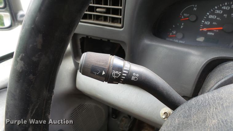 image for item DD7320 2003 Ford F550 Super Duty XL service truck