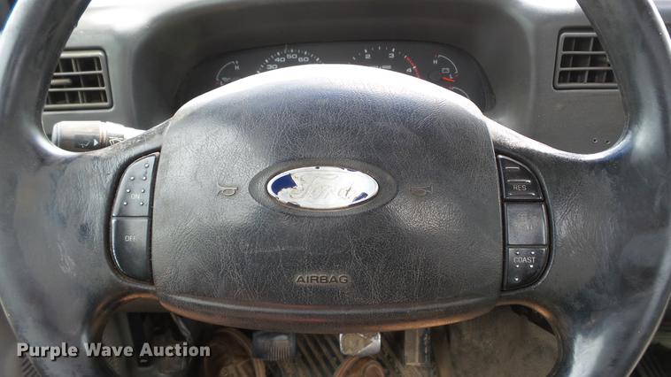 image for item DD7320 2003 Ford F550 Super Duty XL service truck