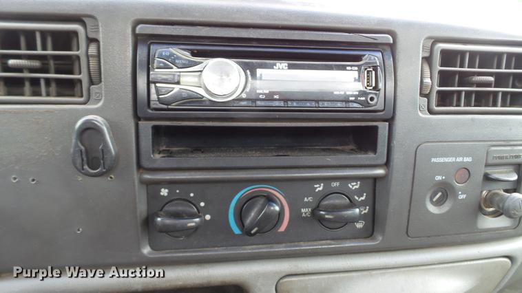 image for item DD7320 2003 Ford F550 Super Duty XL service truck