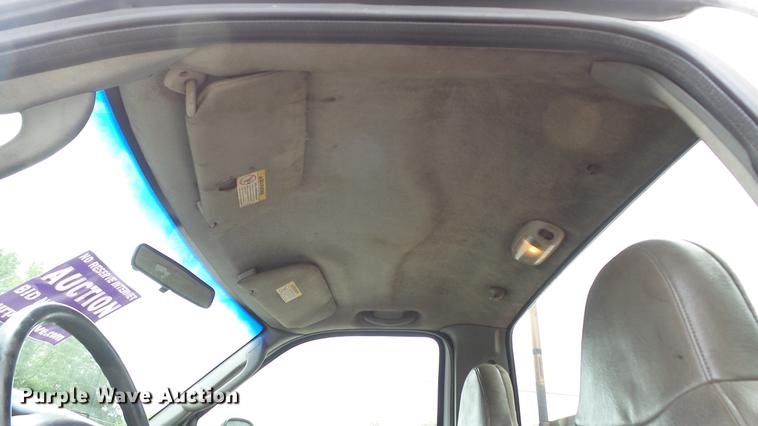 image for item DD7320 2003 Ford F550 Super Duty XL service truck