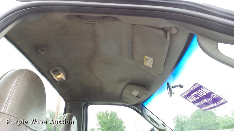 image for item DD7320 2003 Ford F550 Super Duty XL service truck