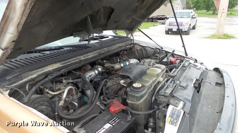 image for item DD7320 2003 Ford F550 Super Duty XL service truck