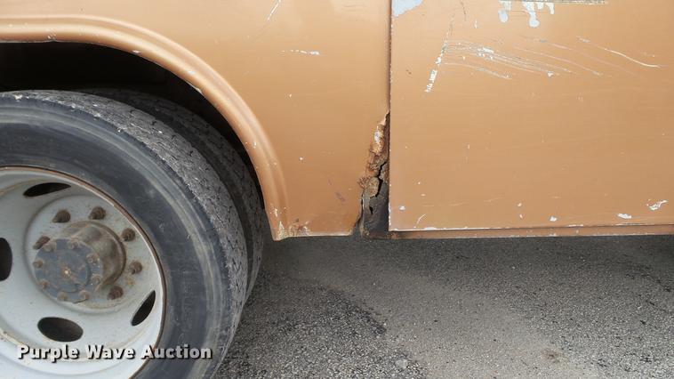 image for item DD7320 2003 Ford F550 Super Duty XL service truck