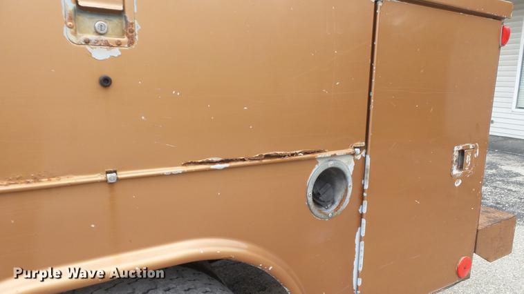 image for item DD7320 2003 Ford F550 Super Duty XL service truck