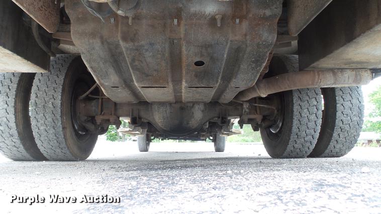 image for item DD7320 2003 Ford F550 Super Duty XL service truck