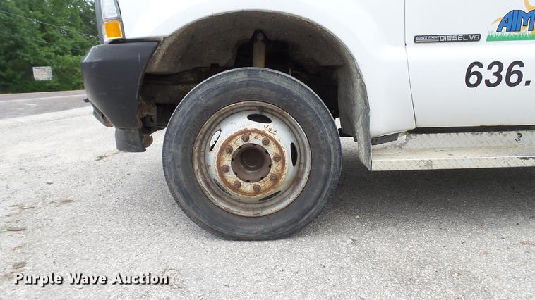 image for item DD7320 2003 Ford F550 Super Duty XL service truck
