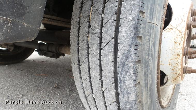 image for item DD7320 2003 Ford F550 Super Duty XL service truck