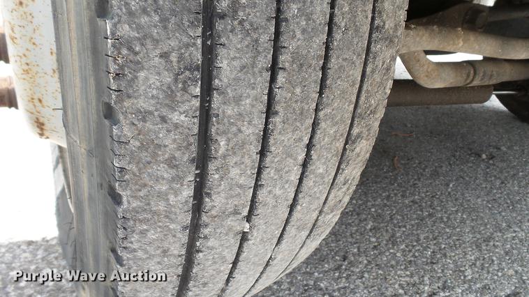 image for item DD7320 2003 Ford F550 Super Duty XL service truck