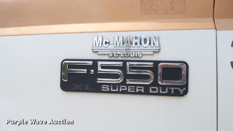 image for item DD7320 2003 Ford F550 Super Duty XL service truck