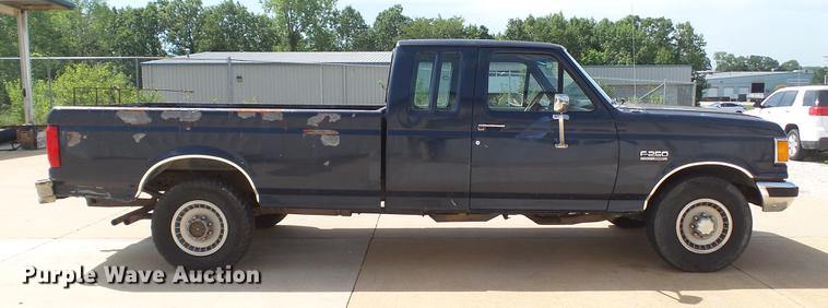 image for item DD7332 1988 Ford F250 XLT Lariat SuperCab pickup truck