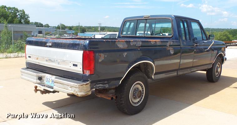 image for item DD7332 1988 Ford F250 XLT Lariat SuperCab pickup truck