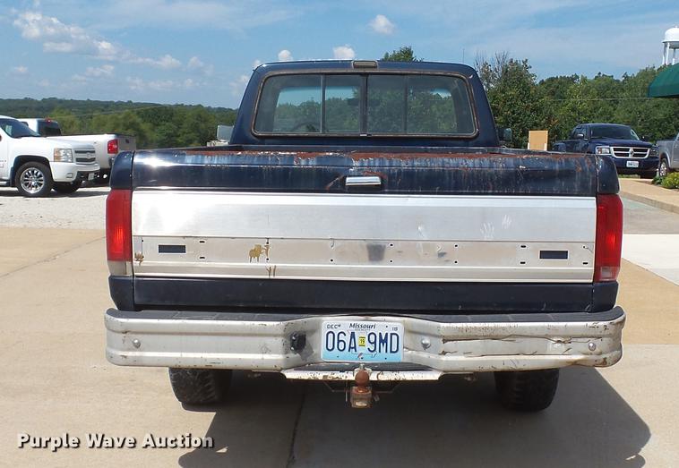 image for item DD7332 1988 Ford F250 XLT Lariat SuperCab pickup truck