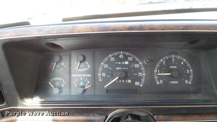 image for item DD7332 1988 Ford F250 XLT Lariat SuperCab pickup truck