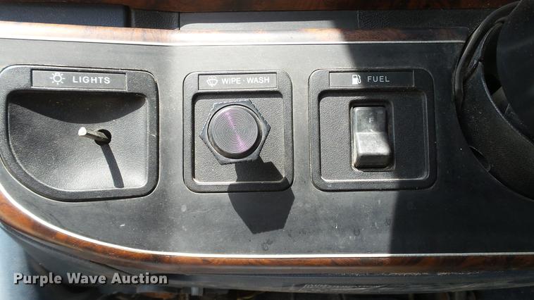 image for item DD7332 1988 Ford F250 XLT Lariat SuperCab pickup truck