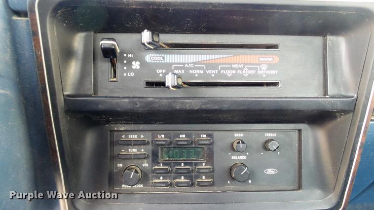 image for item DD7332 1988 Ford F250 XLT Lariat SuperCab pickup truck