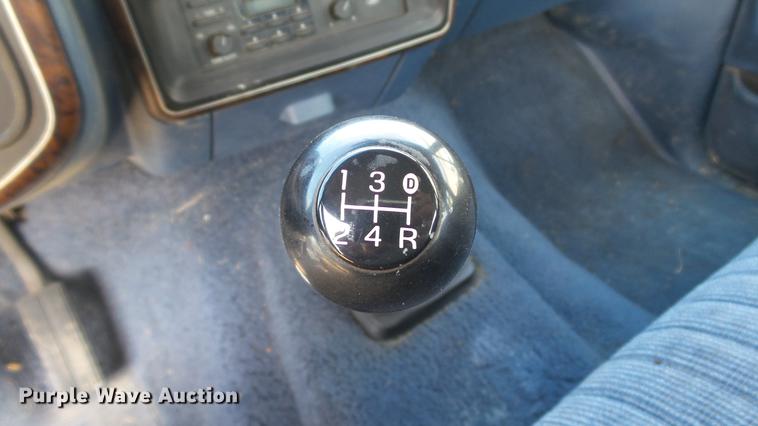 image for item DD7332 1988 Ford F250 XLT Lariat SuperCab pickup truck