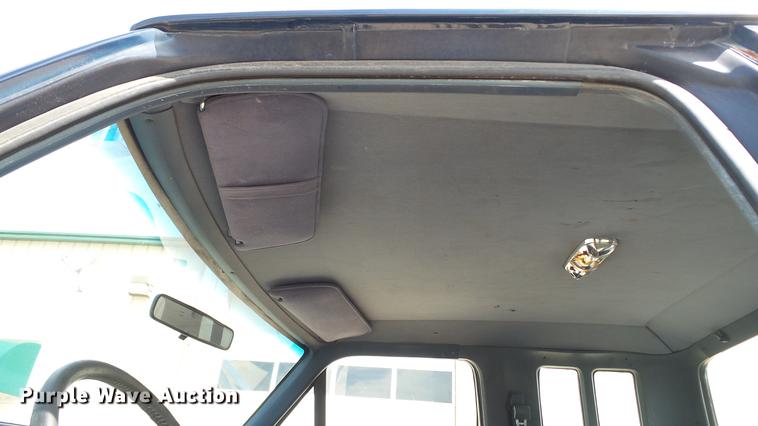 image for item DD7332 1988 Ford F250 XLT Lariat SuperCab pickup truck