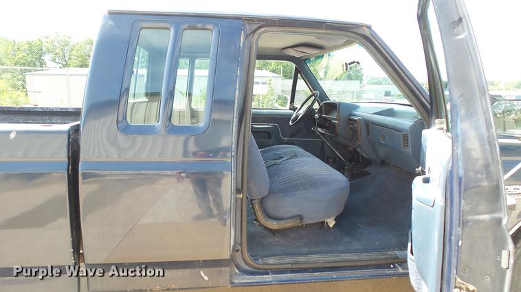 image for item DD7332 1988 Ford F250 XLT Lariat SuperCab pickup truck