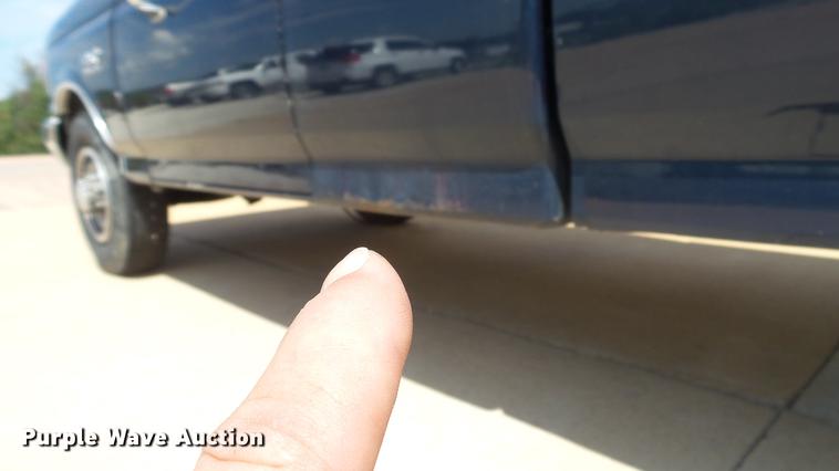 image for item DD7332 1988 Ford F250 XLT Lariat SuperCab pickup truck