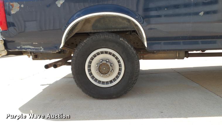 image for item DD7332 1988 Ford F250 XLT Lariat SuperCab pickup truck