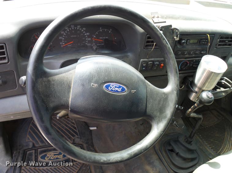 image for item DD8347 2005 Ford F650 Super Duty XLT flatbed truck