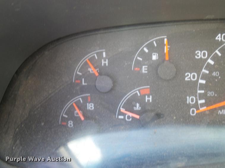 image for item DD8347 2005 Ford F650 Super Duty XLT flatbed truck