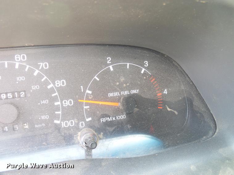 image for item DD8347 2005 Ford F650 Super Duty XLT flatbed truck