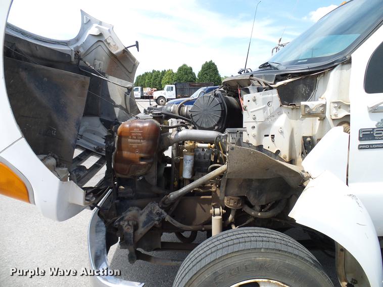 image for item DD8347 2005 Ford F650 Super Duty XLT flatbed truck