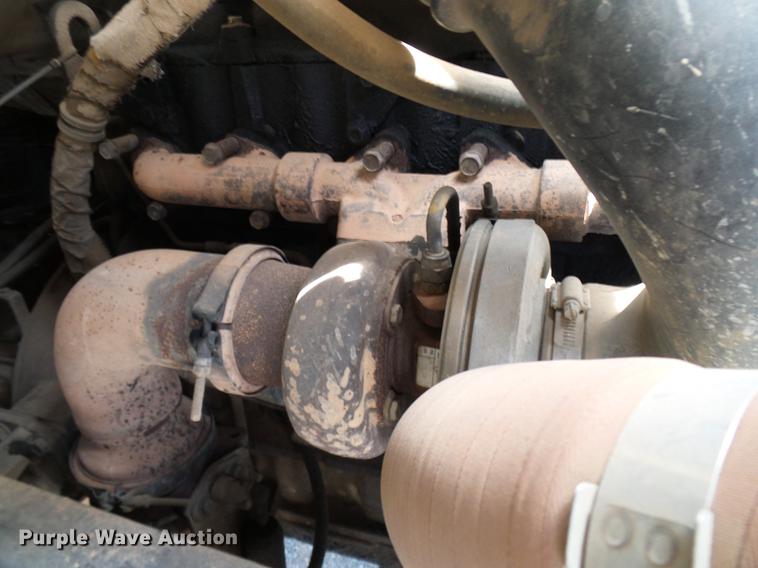 image for item DD8347 2005 Ford F650 Super Duty XLT flatbed truck