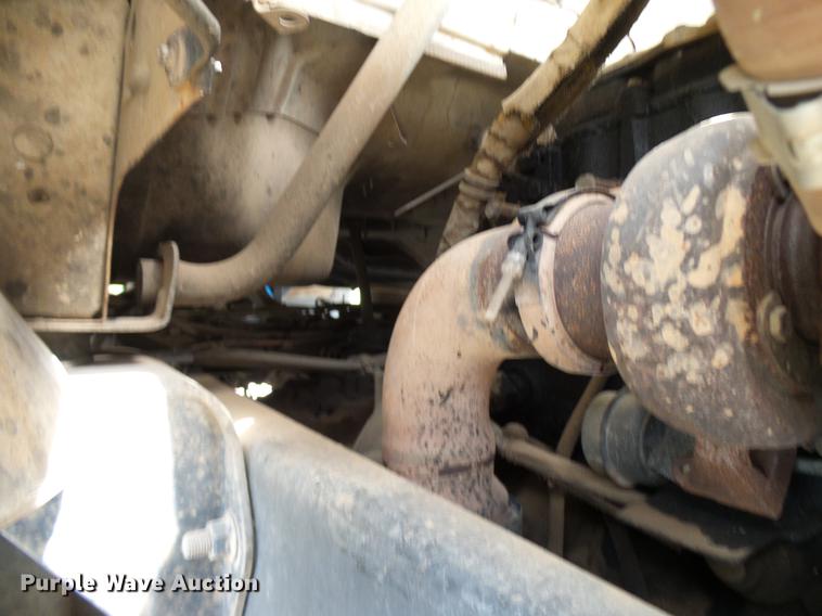 image for item DD8347 2005 Ford F650 Super Duty XLT flatbed truck