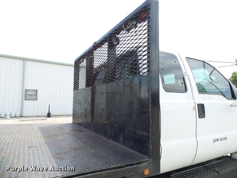image for item DD8347 2005 Ford F650 Super Duty XLT flatbed truck