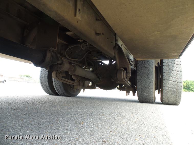 image for item DD8347 2005 Ford F650 Super Duty XLT flatbed truck