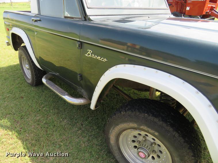 image for item DE6339 1973 Ford Bronco SUV