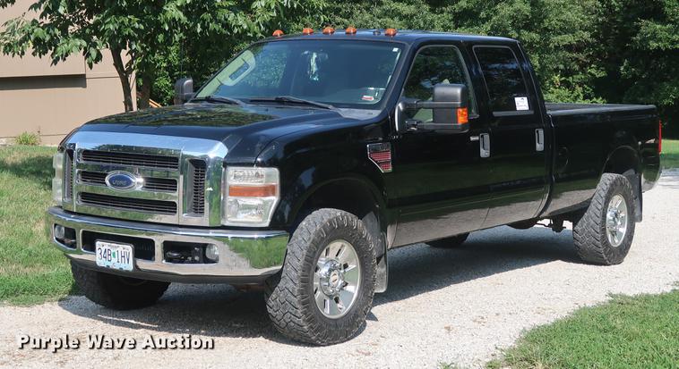 image for item DF2333 2008 Ford F350 Super Duty Crew Cab pickup truck