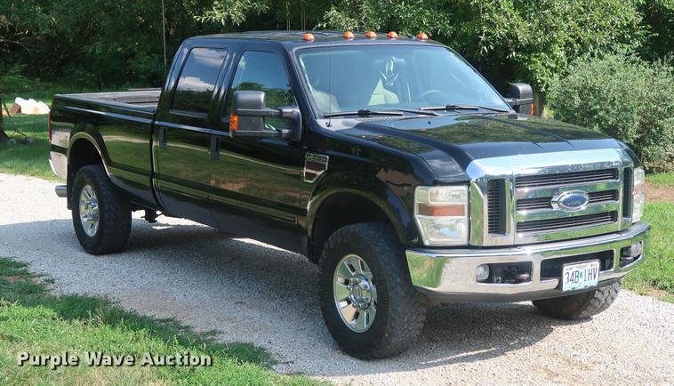 image for item DF2333 2008 Ford F350 Super Duty Crew Cab pickup truck