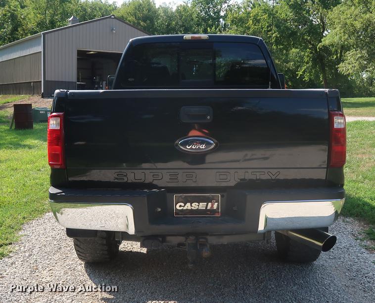image for item DF2333 2008 Ford F350 Super Duty Crew Cab pickup truck