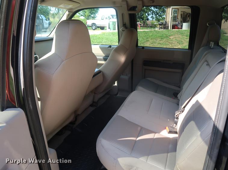 image for item DF2333 2008 Ford F350 Super Duty Crew Cab pickup truck