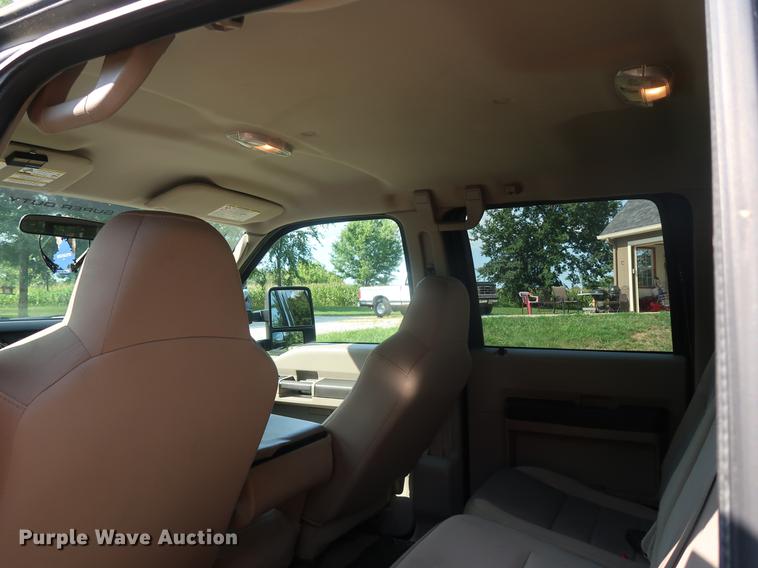 image for item DF2333 2008 Ford F350 Super Duty Crew Cab pickup truck