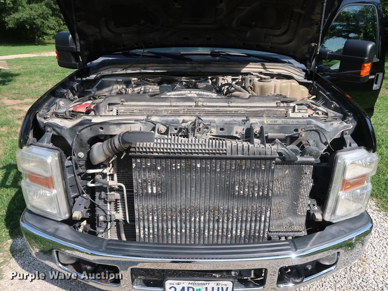 image for item DF2333 2008 Ford F350 Super Duty Crew Cab pickup truck