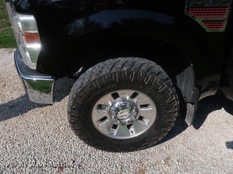 image for item DF2333 2008 Ford F350 Super Duty Crew Cab pickup truck