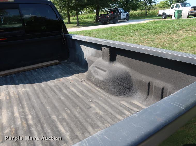 image for item DF2333 2008 Ford F350 Super Duty Crew Cab pickup truck