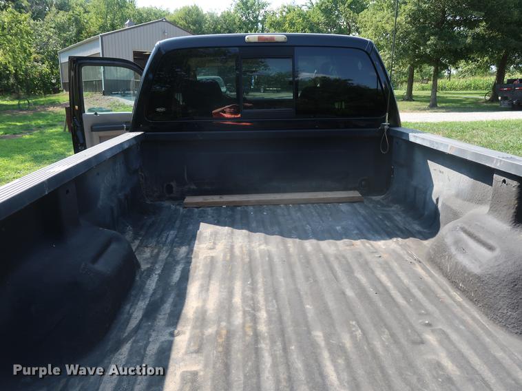 image for item DF2333 2008 Ford F350 Super Duty Crew Cab pickup truck