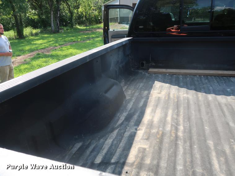 image for item DF2333 2008 Ford F350 Super Duty Crew Cab pickup truck