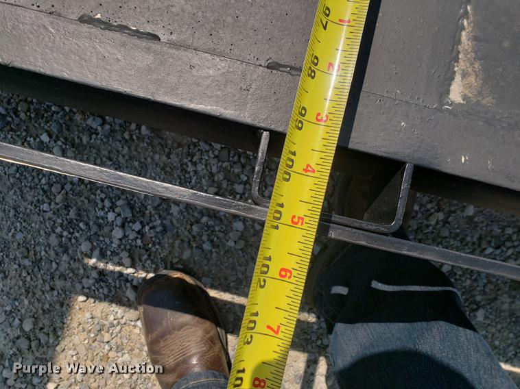 image for item DF2402 Flatbed