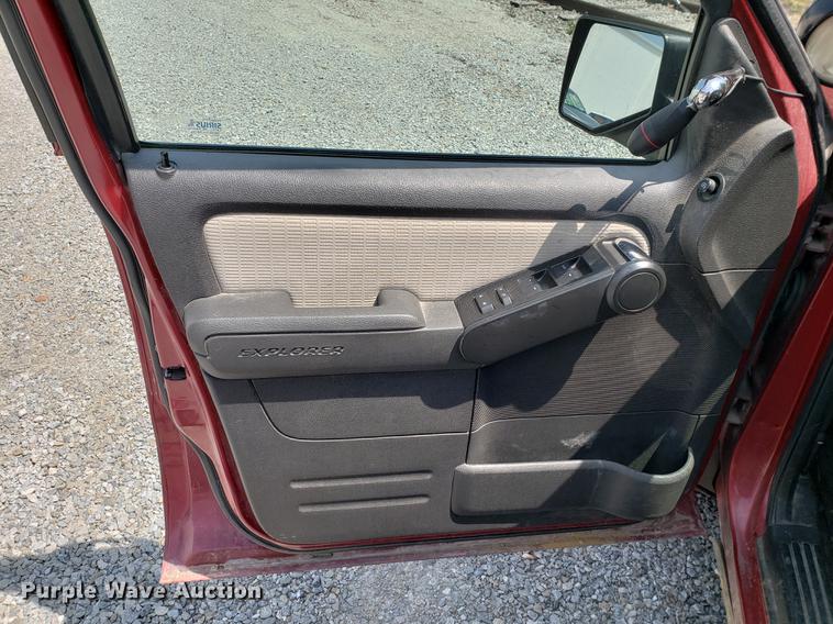 image for item DF2404 2008 Ford Explorer SUV