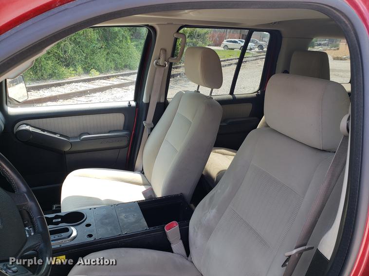 image for item DF2404 2008 Ford Explorer SUV
