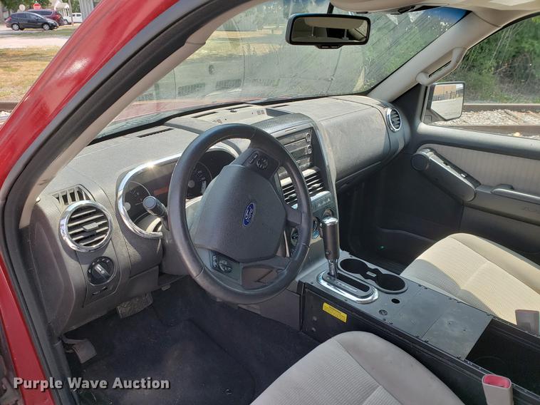 image for item DF2404 2008 Ford Explorer SUV