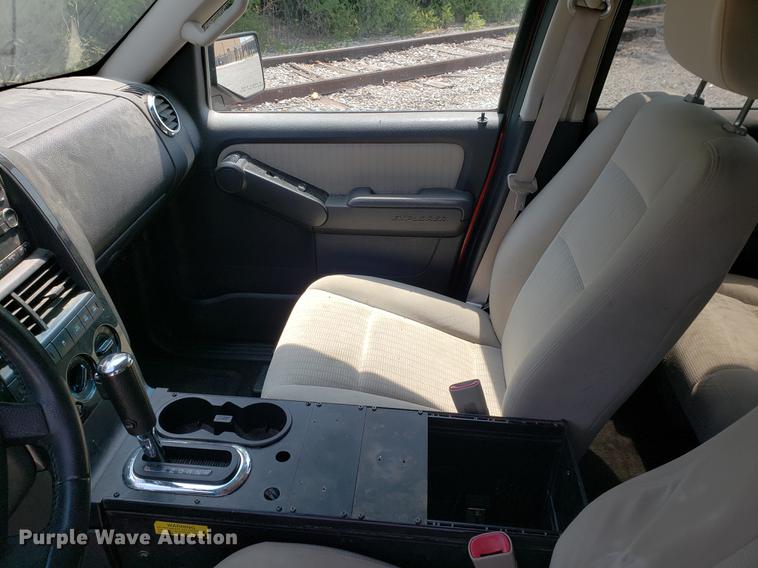 image for item DF2404 2008 Ford Explorer SUV